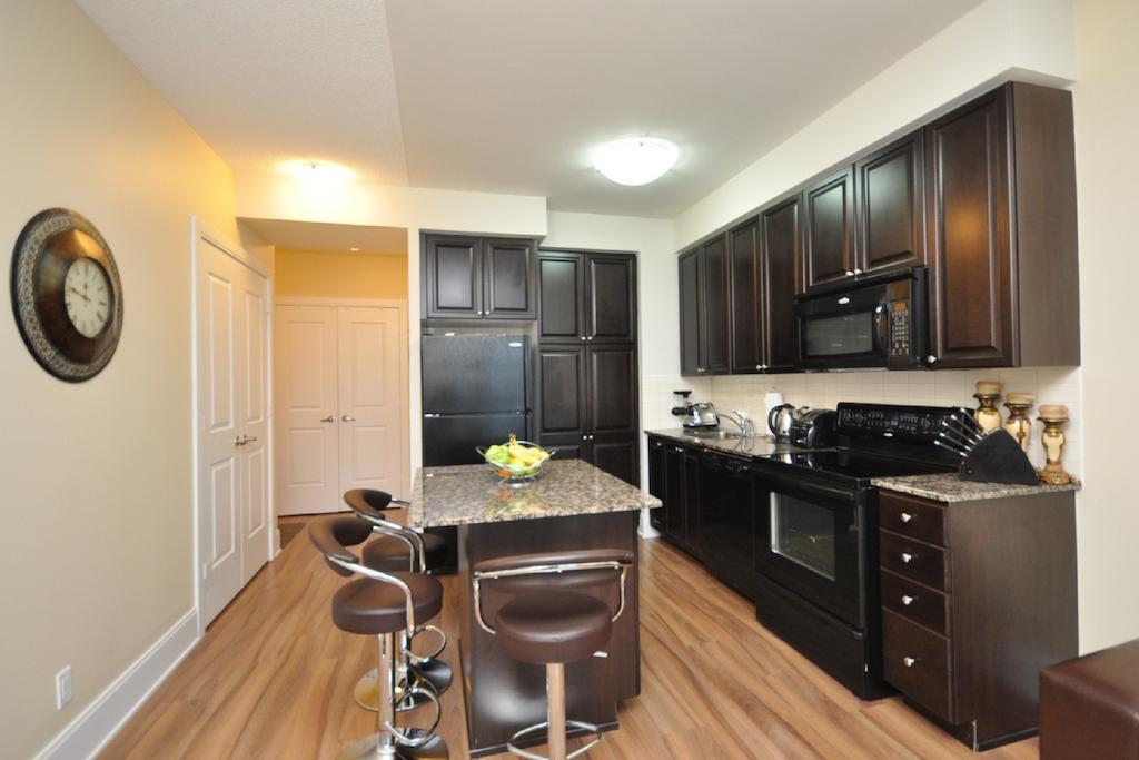 Napa Furnished Rental Apartments Square One 미시소거 객실 사진