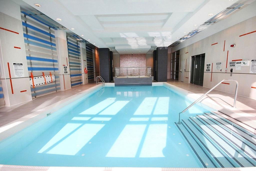 Napa Furnished Rental Apartments Square One 미시소거 외부 사진